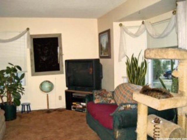 36 S Lakeview Dr, Clearfield, UT 84015 — photo 3