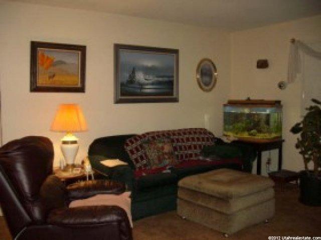 36 S Lakeview Dr, Clearfield, UT 84015 — photo 4