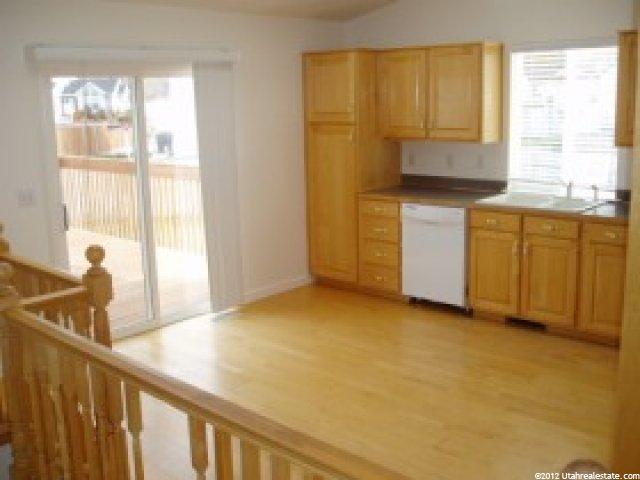 698 W 1900 N, Clinton, UT 84015 — photo 3