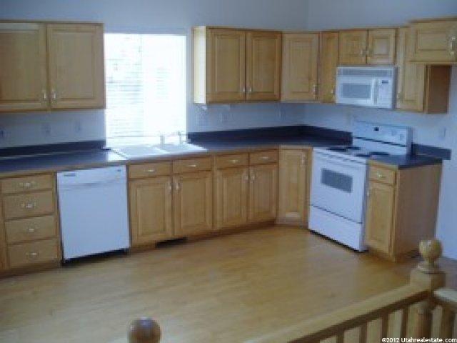 698 W 1900 N, Clinton, UT 84015 — photo 4