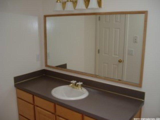 698 W 1900 N, Clinton, UT 84015 — photo 6