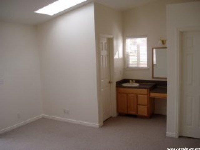 698 W 1900 N, Clinton, UT 84015 — photo 8