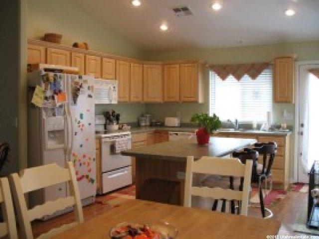 1605 W Seneca Dr S, Roy, UT 84067 — photo 3
