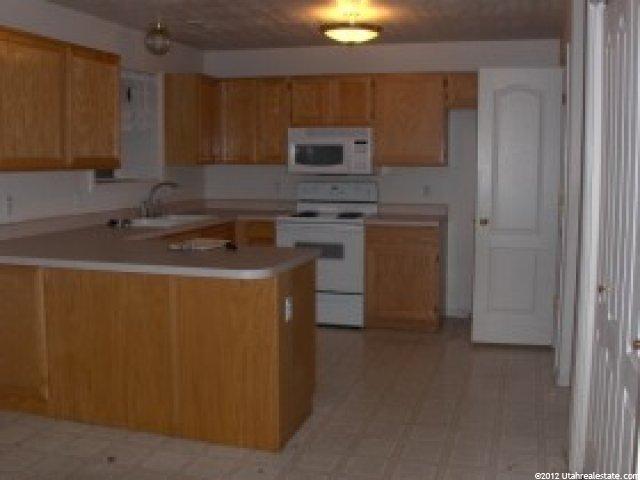 723 W 4100 S, Riverdale, UT 84405 — photo 2