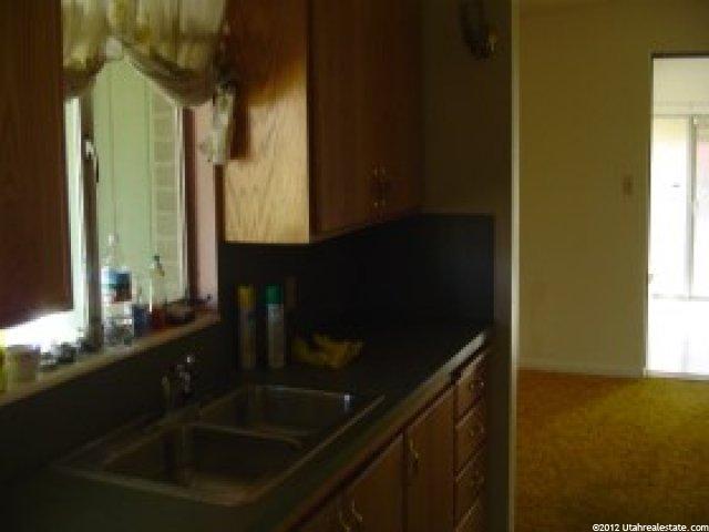 9262 S Sneddon Dr E, Sandy, UT 84070 — photo 3