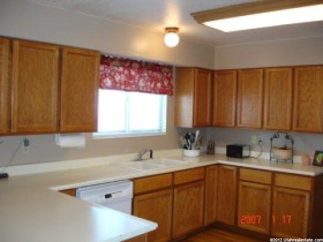 1393 N 400 W, Centerville, UT 84014 — photo 2
