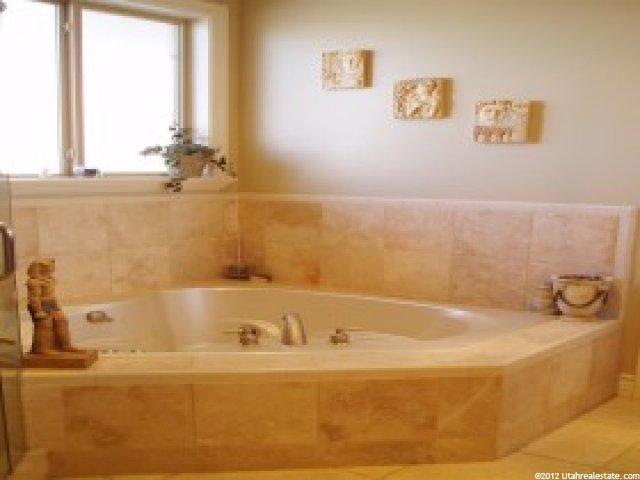 543 Greystone Dr, Farmington, UT 84025 — photo 6