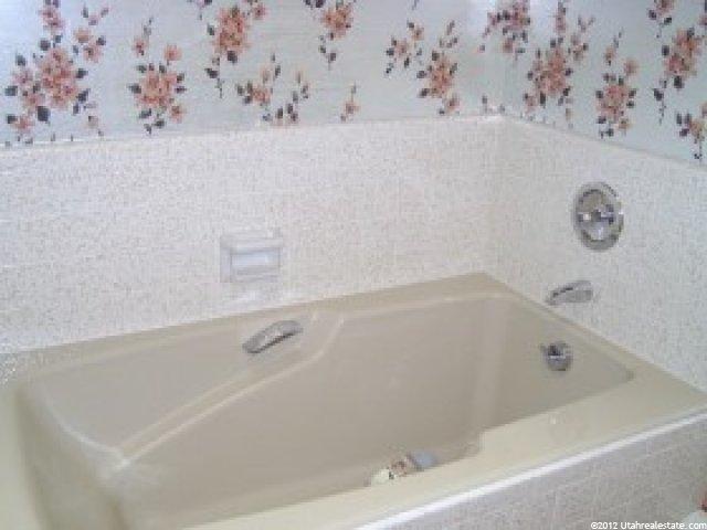 2457 Regency Dr, Ogden, UT 84403 — photo 12