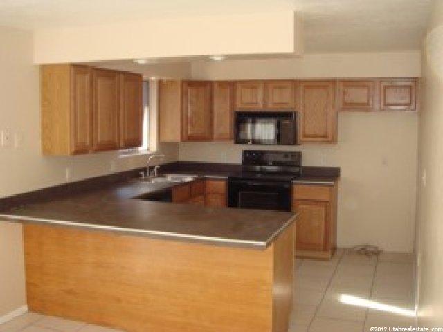 1039 E Oxford Dr S, South Ogden, UT 84403 — photo 2