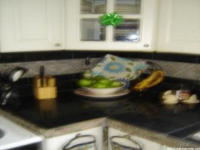 2221 Arbor Ln, Holladay, UT 84117 — photo 11