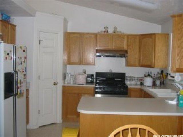 1982 Jenny Ln, Clearfield, UT 84015 — photo 2