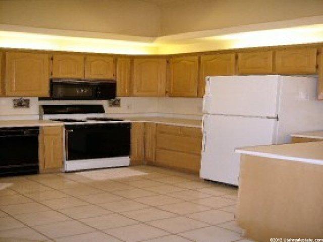 10 N Valley View Dr #2, St. George, UT 84770 — photo 2