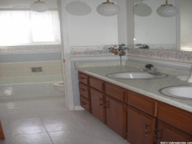 2162 E 6200 S, Holladay, UT 84121 — photo 9