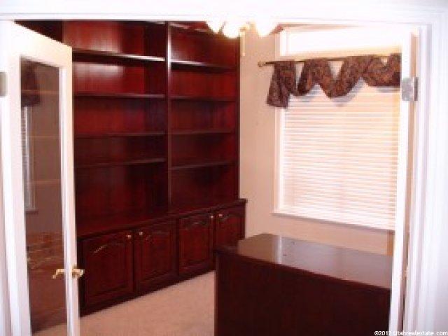 2113 Oak Ln, Layton, UT 84040 — photo 2