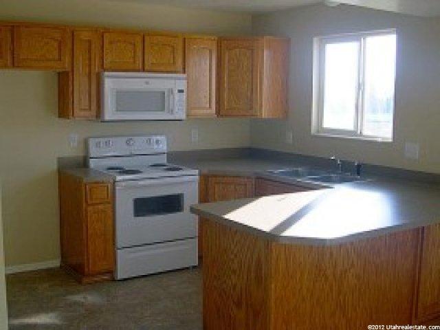 2111 Jenny Ln, Clearfield, UT 84015 — photo 8