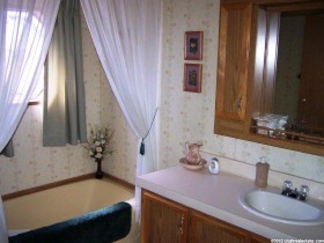 268 Eastgate Dr, Sandy, UT 84070 — photo 9