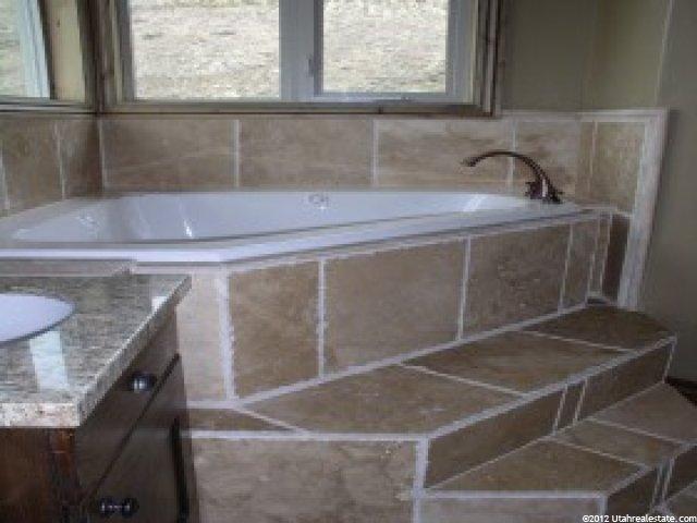 2153 N Bella Vista Dr E, Farmington, UT 84025 — photo 5