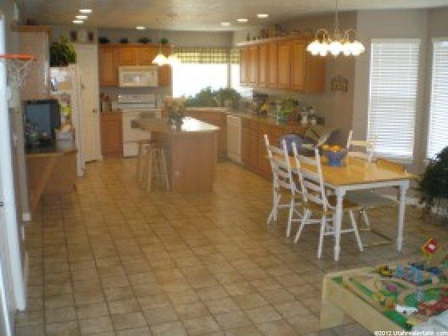 2591 Remuda Dr, Farr West, UT 84404 — photo 8