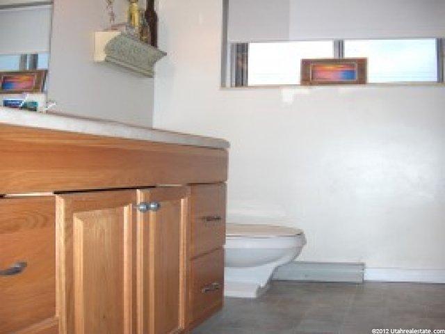 242 W Golden Ave, Layton, UT 84041 — photo 4