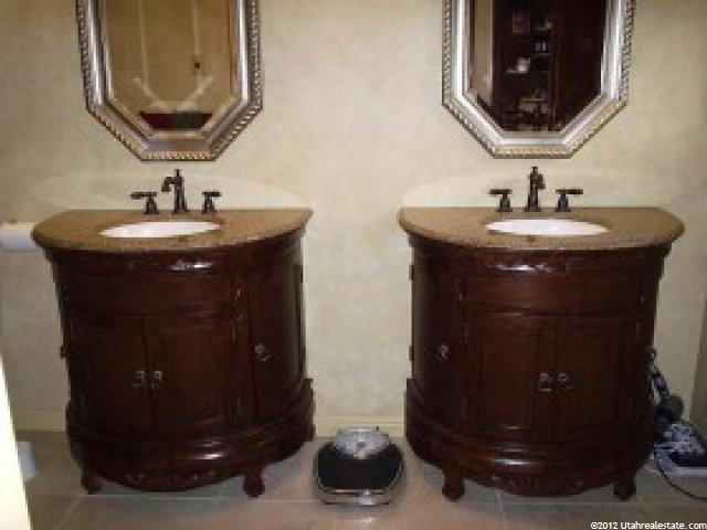 5859 Meadowcrest Dr, Murray, UT 84107 — photo 7