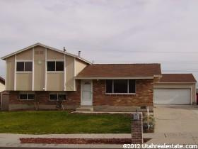 3417 Oquirlane St, Magna, UT 84044