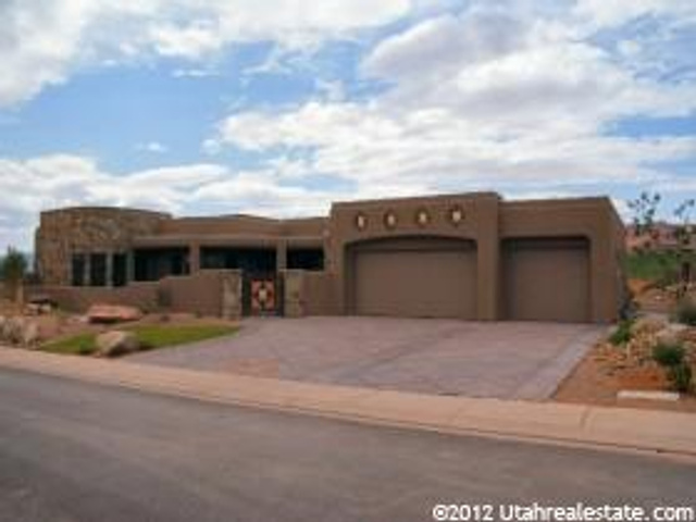 2086 W RISING SUN DR, St George UT 84770