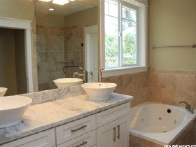 2546 Lincoln Ln, Holladay, UT 84124 — photo 8