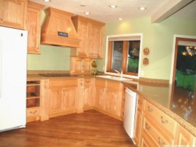 360 E 1825 N, Centerville, UT 84014 — photo 8