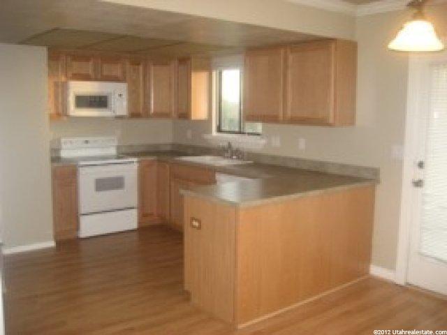 633 N 1420 W, Clinton, UT 84015 — photo 4