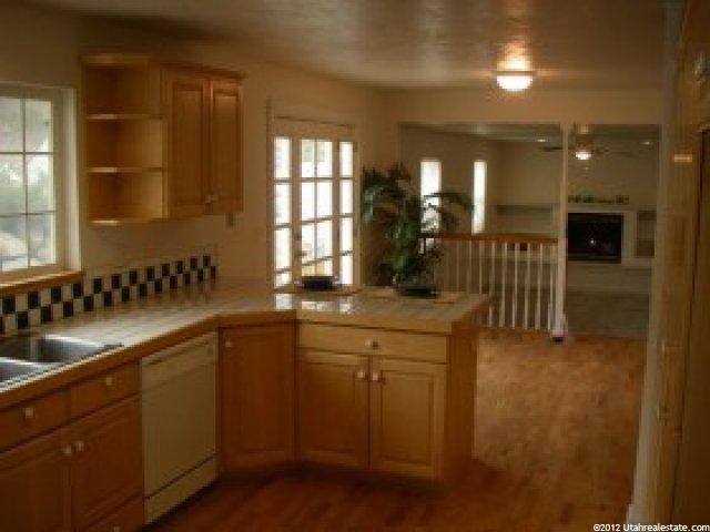 15063 S Rose Creek Ln, Herriman, UT 84096 — photo 4