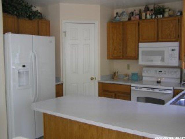 330 S 950 E, Layton, UT 84041 — photo 3