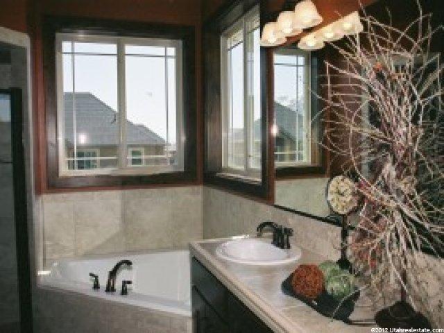 466 E 800 S, River Heights, UT 84321 — photo 2