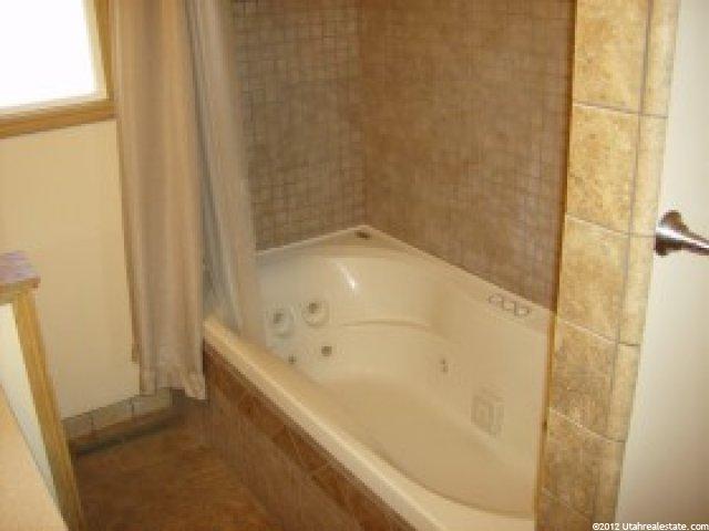 621 W 2300 N, Clinton, UT 84015 — photo 9