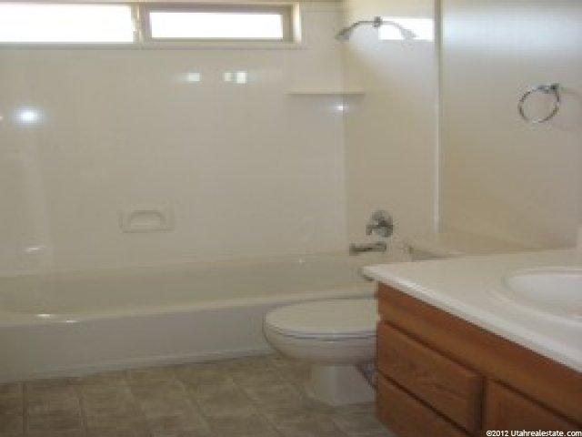 1158 N 1170 W, Clinton, UT 84015 — photo 6
