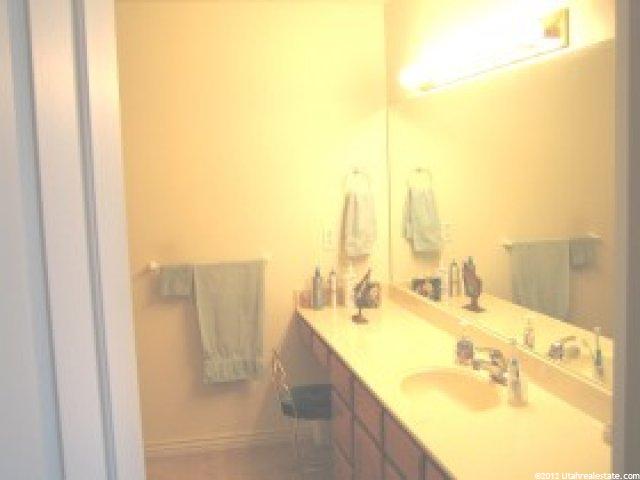 584 W 1875 N, Centerville, UT 84014 — photo 9