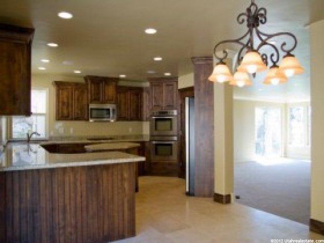 3883 Highland Ct, Bountiful, UT 84010 — photo 2