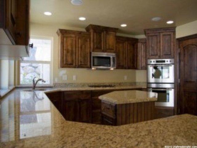 3883 Highland Ct, Bountiful, UT 84010 — photo 3