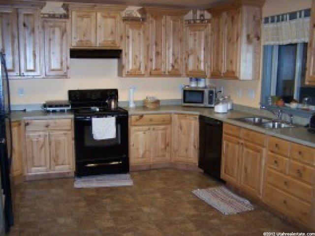 136 N Century Dr, Ogden, UT 84404 — photo 2
