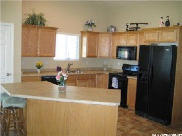 1313 N 2585 W, Clinton, UT 84015 — photo 4
