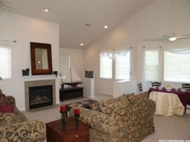 10 E Courtyard Ln S, Centerville, UT 84014 — photo 2