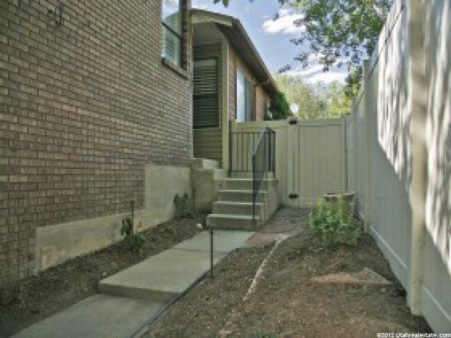 279 E Ashbrook Cir, Midvale, UT 84047 — photo 2