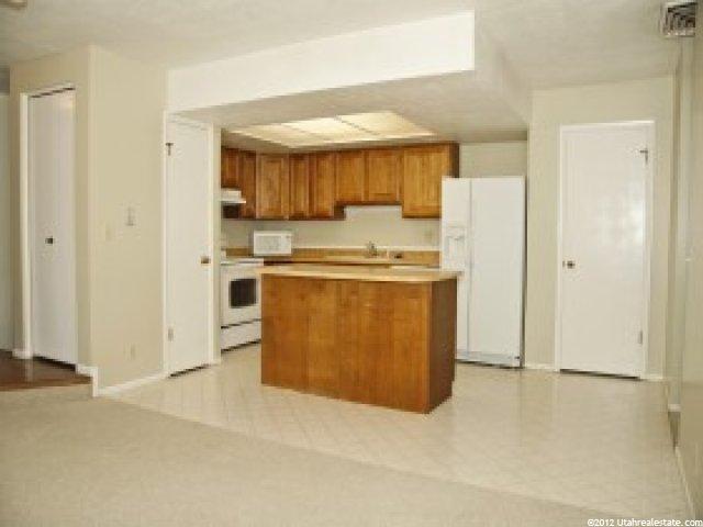 279 E Ashbrook Cir, Midvale, UT 84047 — photo 3