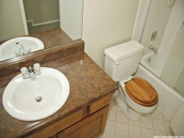 279 E Ashbrook Cir, Midvale, UT 84047 — photo 10