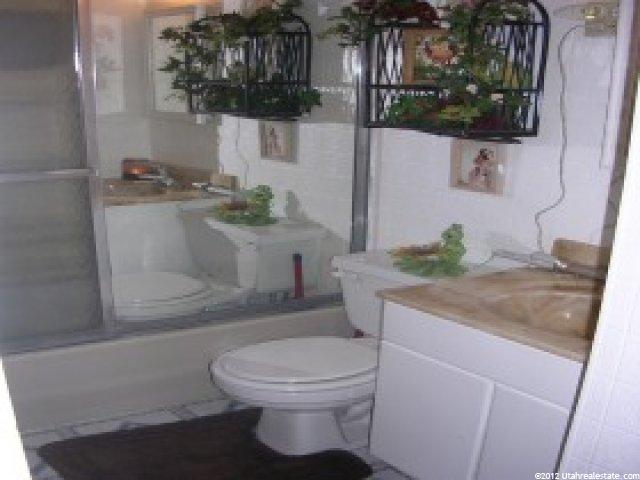 74 N Lakeview Dr E, Clearfield, UT 84015 — photo 4