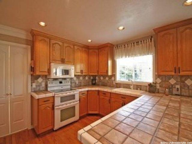 5253 Saddleback Dr, Holladay, UT 84117 — photo 6