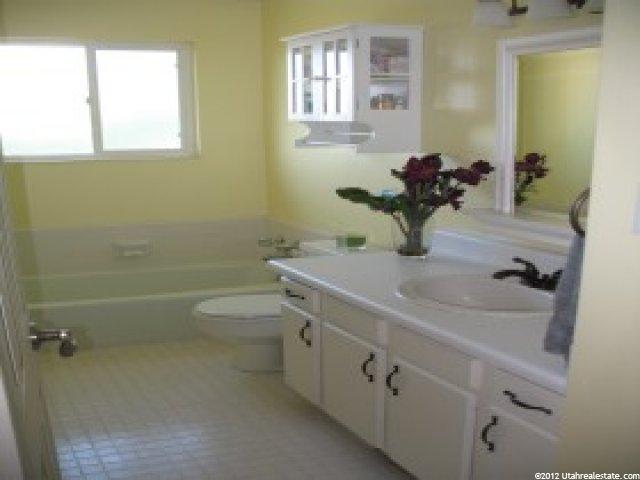 78 W 2050 S, Bountiful, UT 84010 — photo 2