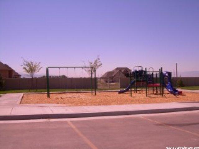 731 W Pegasus Dr, Kaysville, UT 84037 — photo 3