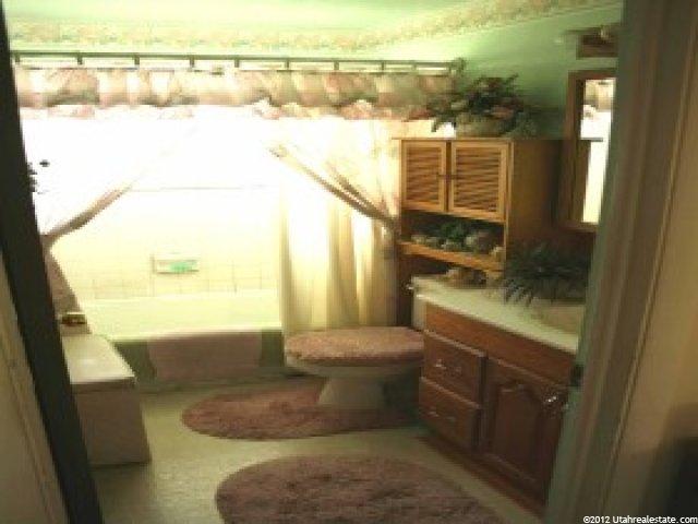 658 W 600 N, Clearfield, UT 84015 — photo 9