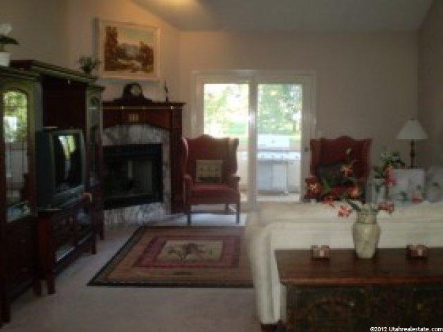 28 Hillsborough Dr, Pleasant View, UT 84414 — photo 3