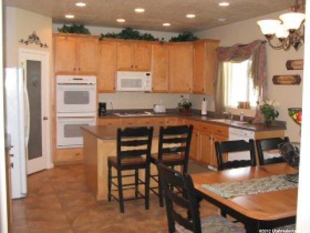 1887 Bluff Ridge Dr, Syracuse, UT 84075 — photo 2